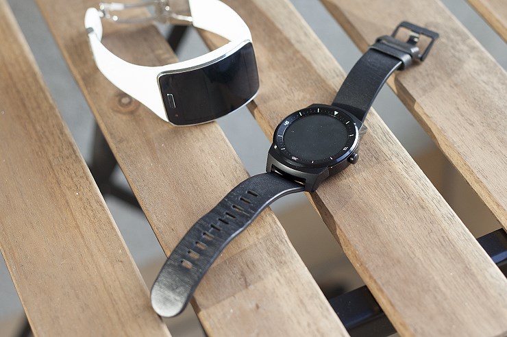 LG-G-Watch-R-smartwatch-pametan-sat-Android-Wear-recenzija-test-10.jpg